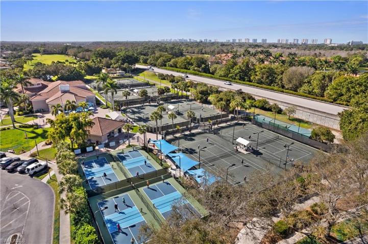 1580  Clermont  DR, Naples, FL 34109