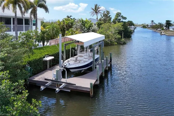 Covered Boat Lift
