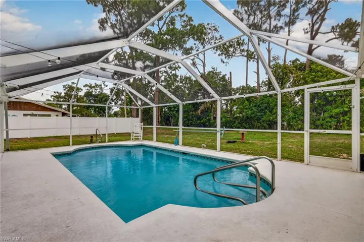 2333 Dover Ave, Fort Myers, Florida 33907