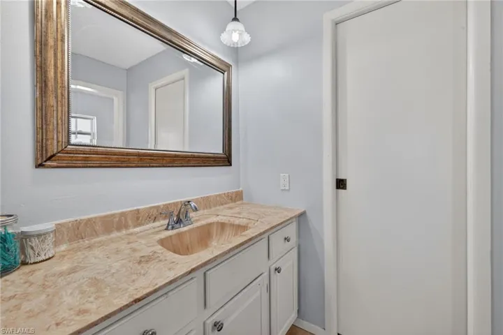 2333 Dover Ave, Fort Myers, Florida 33907