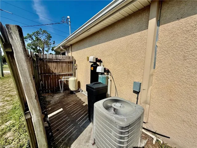 4718/4720  Golfview  BLVD, Lehigh Acres, FL 33973