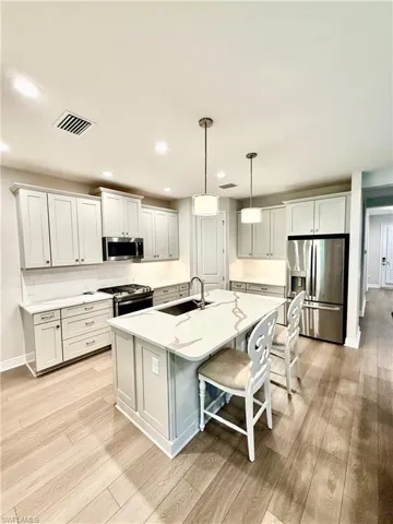3050  Heritage Pines  DR, Fort Myers, FL 33905