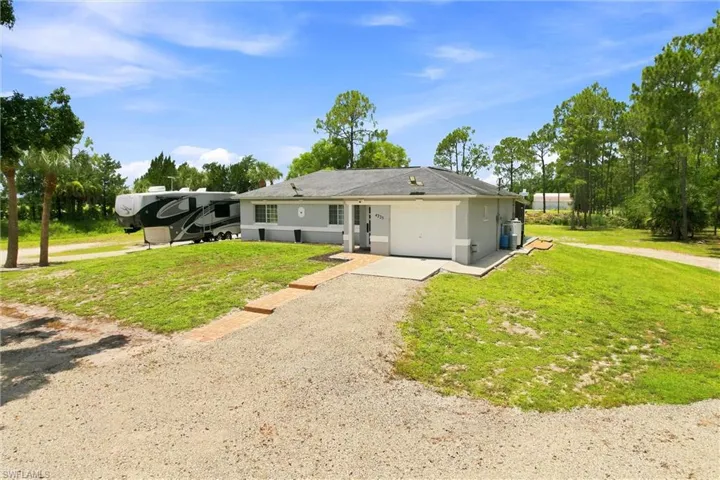 4225 16th St Ne, Naples, Florida 34120