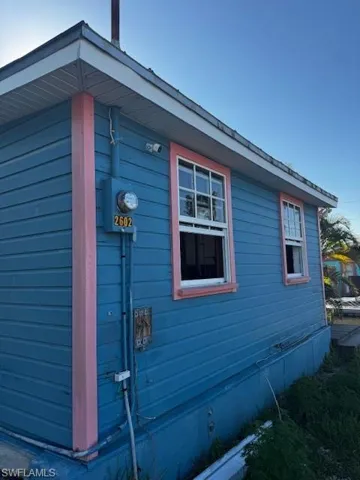 View of home's exterior