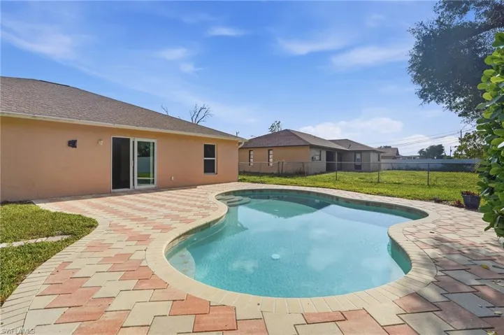 2004 Ne 5th Ter, Cape Coral, Florida 33909