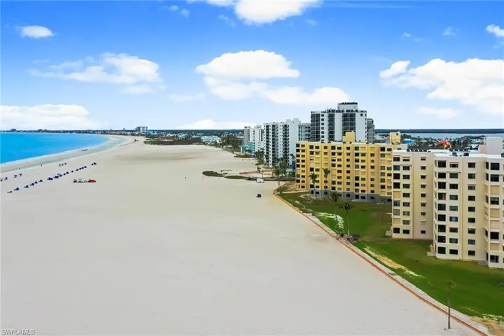 coastline of Fort Myers Beach near by