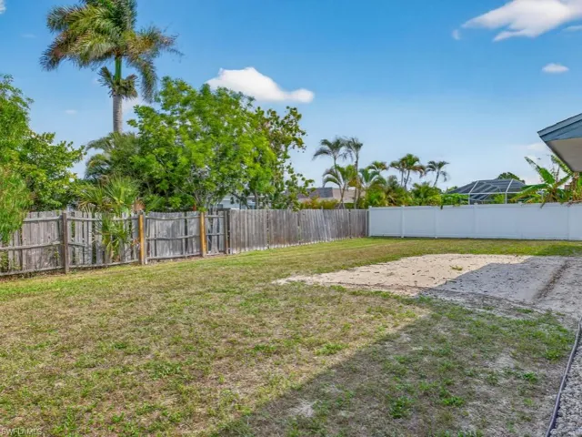 1256 Bluebird Ave, Marco Island, Florida 34145