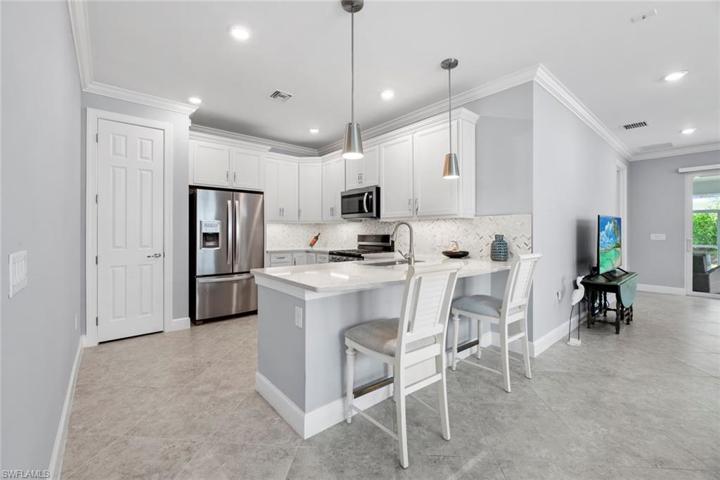 Light bright kitchen