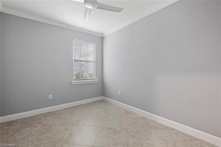Guest bedroom - blank canvas
