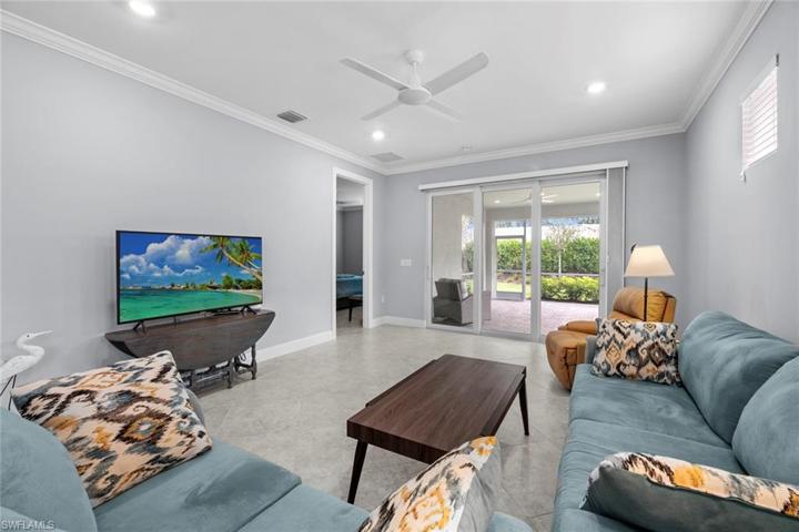 Great room with direct lanai access
