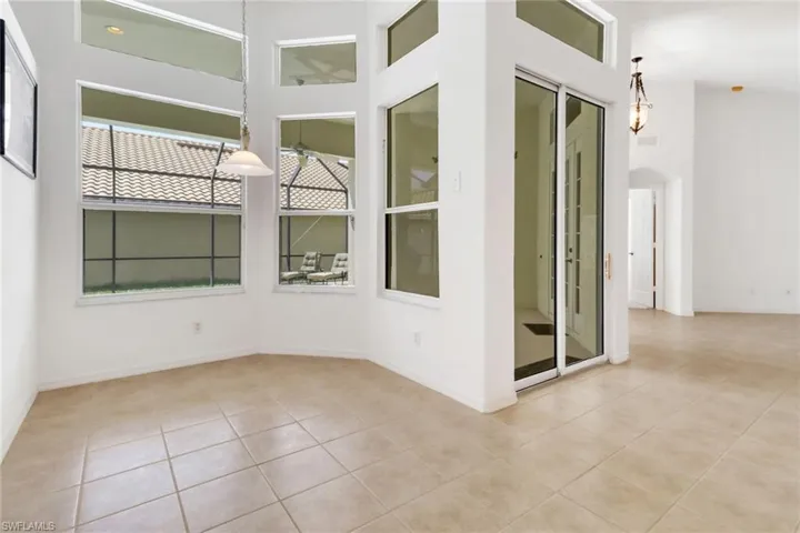 Eat in kitchen area