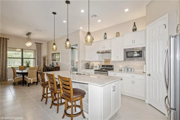 NICE WHITE KITCHEN
