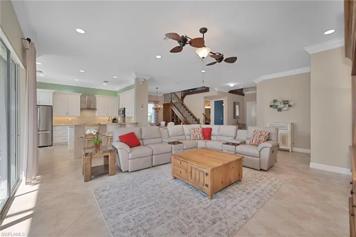 ENJOY THE OPEN FLOORPLAN.