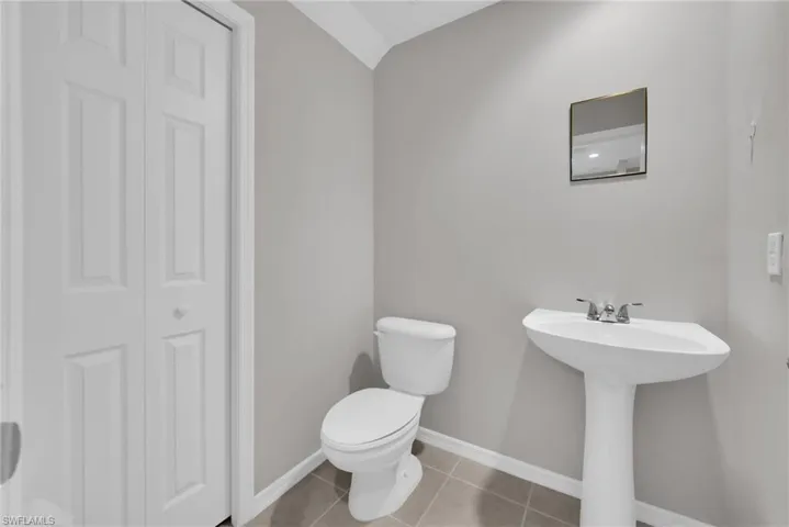 3280  Lindsey  LN, Naples, FL 34109