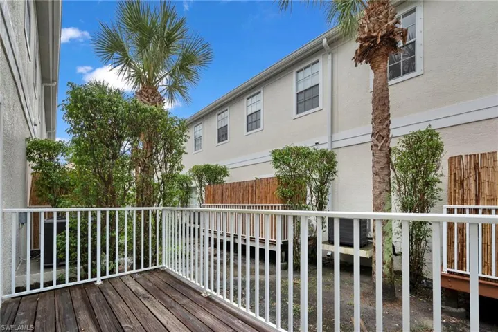 3280  Lindsey  LN, Naples, FL 34109
