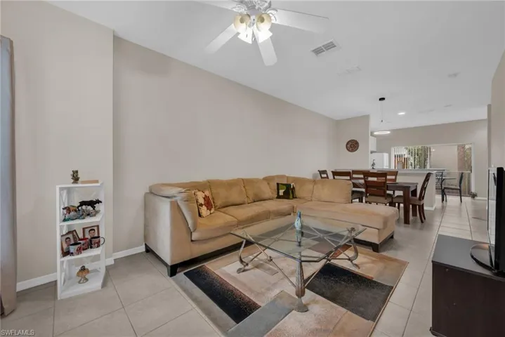 3280  Lindsey  LN, Naples, FL 34109