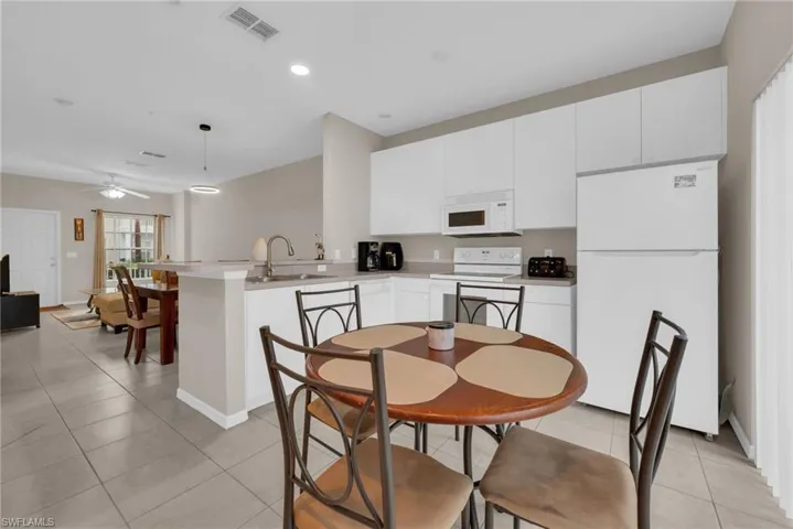 3280  Lindsey  LN, Naples, FL 34109