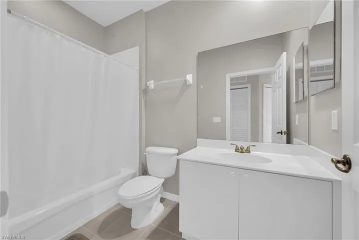 3280  Lindsey  LN, Naples, FL 34109