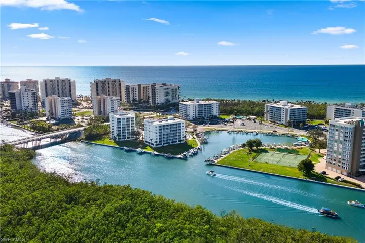 300  Dunes  BLVD, Naples, FL 34110