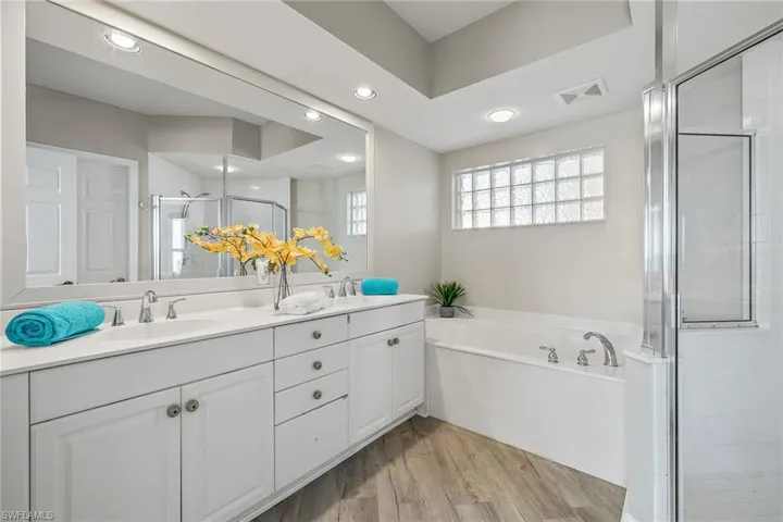 300  Dunes  BLVD, Naples, FL 34110