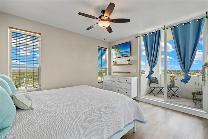 300  Dunes  BLVD, Naples, FL 34110