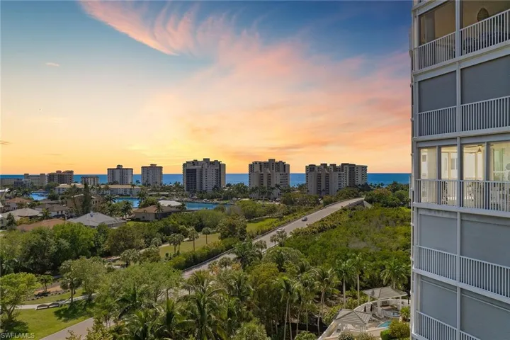 300  Dunes  BLVD, Naples, FL 34110
