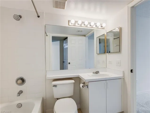 8940 Colonnades CT E # 721, BONITA SPRINGS FL 34135
