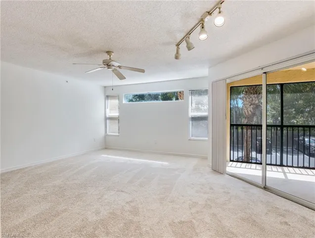 8940 Colonnades CT E # 721, BONITA SPRINGS FL 34135