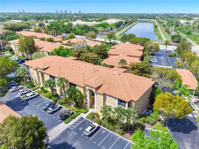 8940 Colonnades CT E # 721, BONITA SPRINGS FL 34135