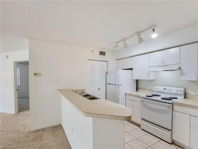 8940 Colonnades CT E # 721, BONITA SPRINGS FL 34135