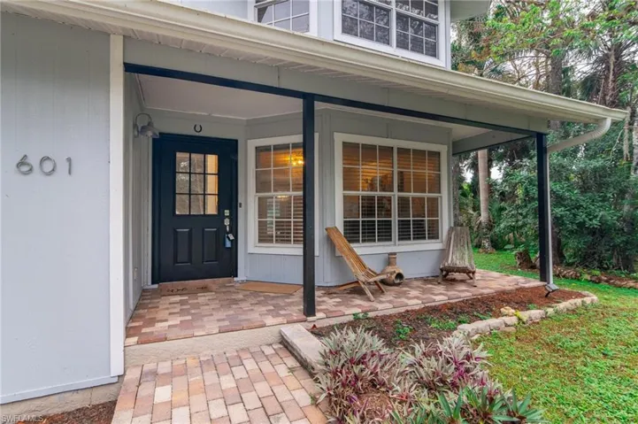Doorway to property with a porch