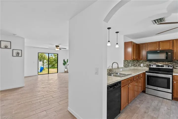 336 Ne 30th Ter, Cape Coral, Florida 33909
