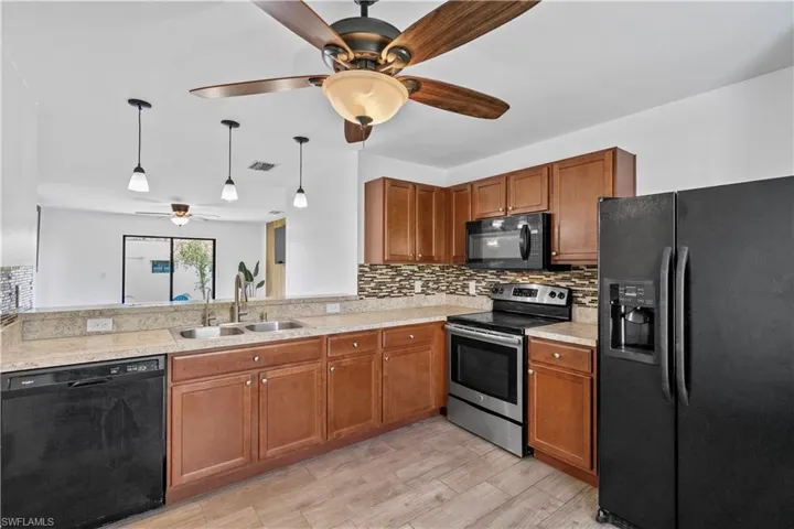 336 Ne 30th Ter, Cape Coral, Florida 33909