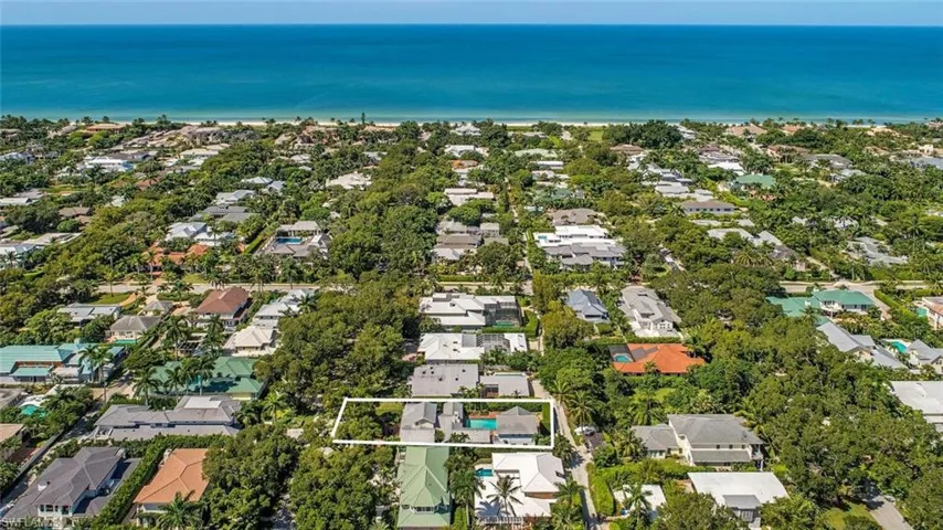 Just 3 short blocks to the Gulf!