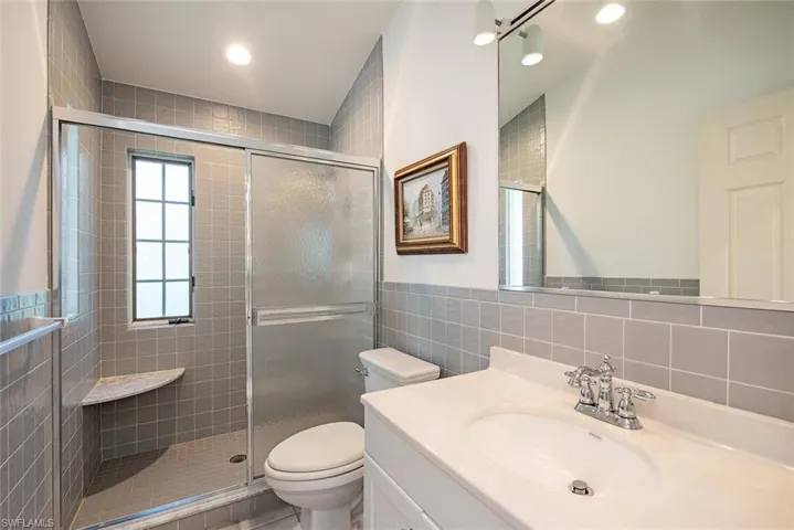 Guest Suite Bathroom
