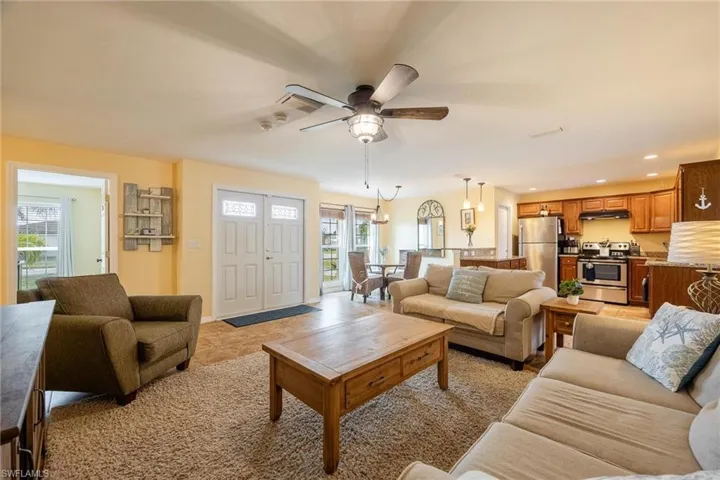 1011 Se 27th St, Cape Coral Fl 33904