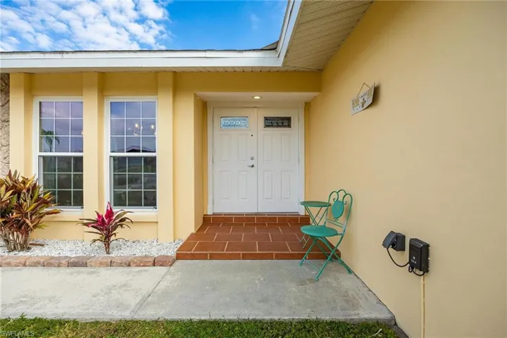 1011 Se 27th St, Cape Coral Fl 33904