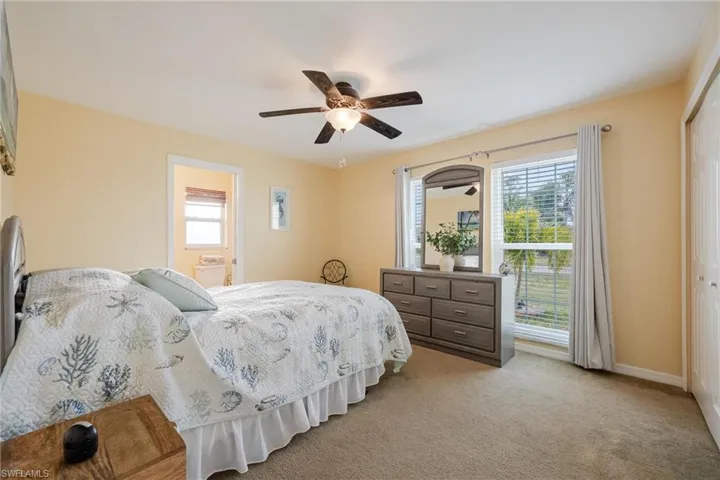 1011 Se 27th St, Cape Coral Fl 33904
