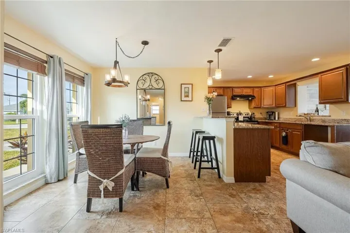 1011 Se 27th St, Cape Coral Fl 33904