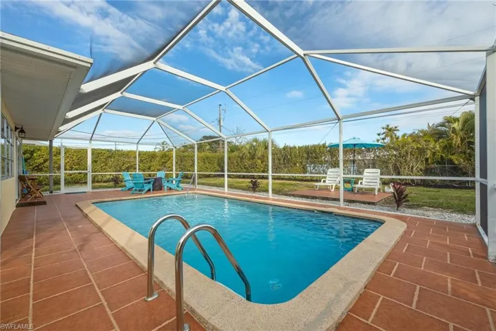 1011 Se 27th St, Cape Coral Fl 33904