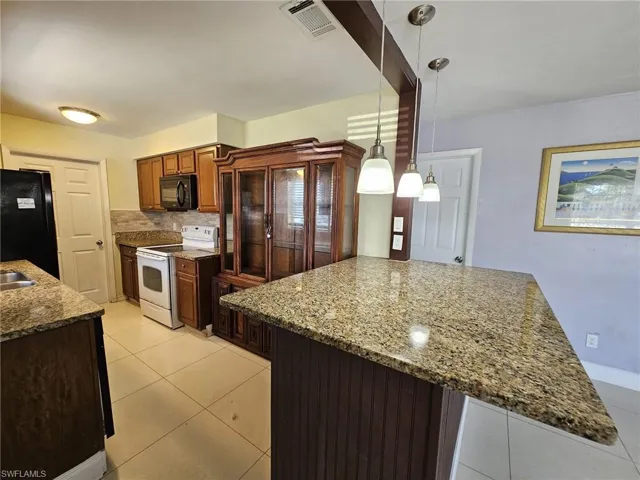 9189  San Carlos  BLVD, Fort Myers, FL 33967