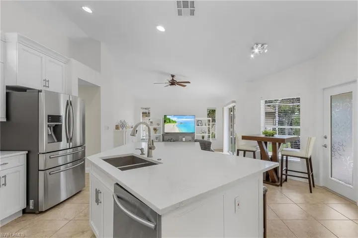 3855  Groton  CT, Naples, FL 34112