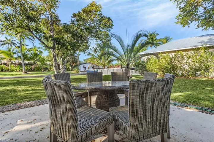View of patio / terrace with outdoor dining space