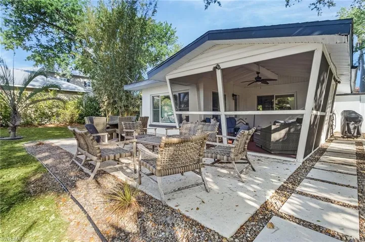 View of patio / terrace with an outdoor hangout area