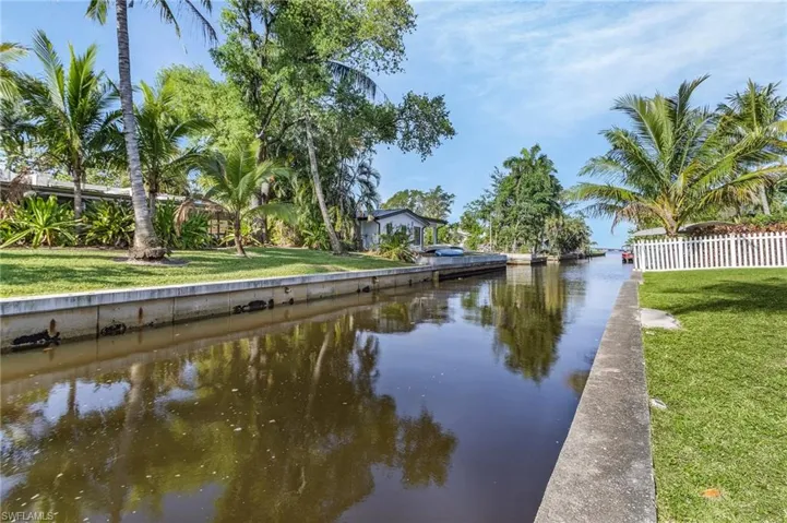 Canal with Riverview