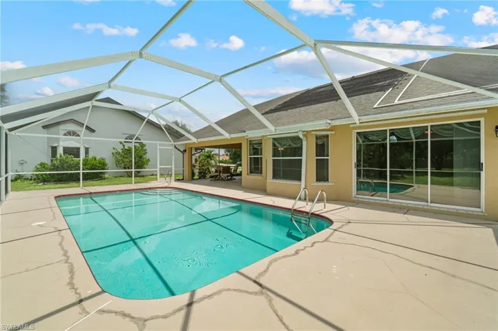 768  Belville  BLVD, Naples, FL 34104