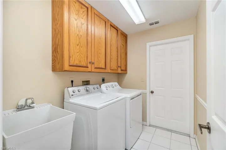 768  Belville  BLVD, Naples, FL 34104