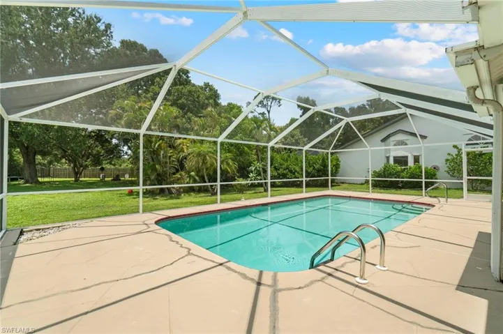 768  Belville  BLVD, Naples, FL 34104