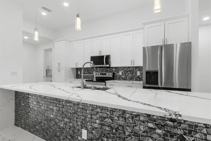 4800 RENA AVE, LEHIGH ACRES FL 33971