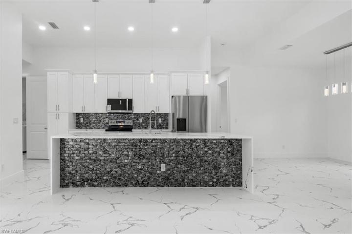 4800 RENA AVE, LEHIGH ACRES FL 33971